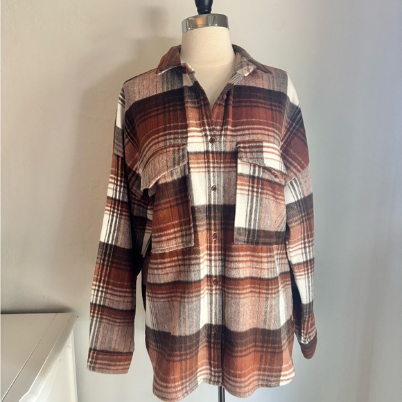 Acoa Tops - ACOA Oversized Plaid Shacket in Brown Tones, Front Pockets Button-up, Size Med